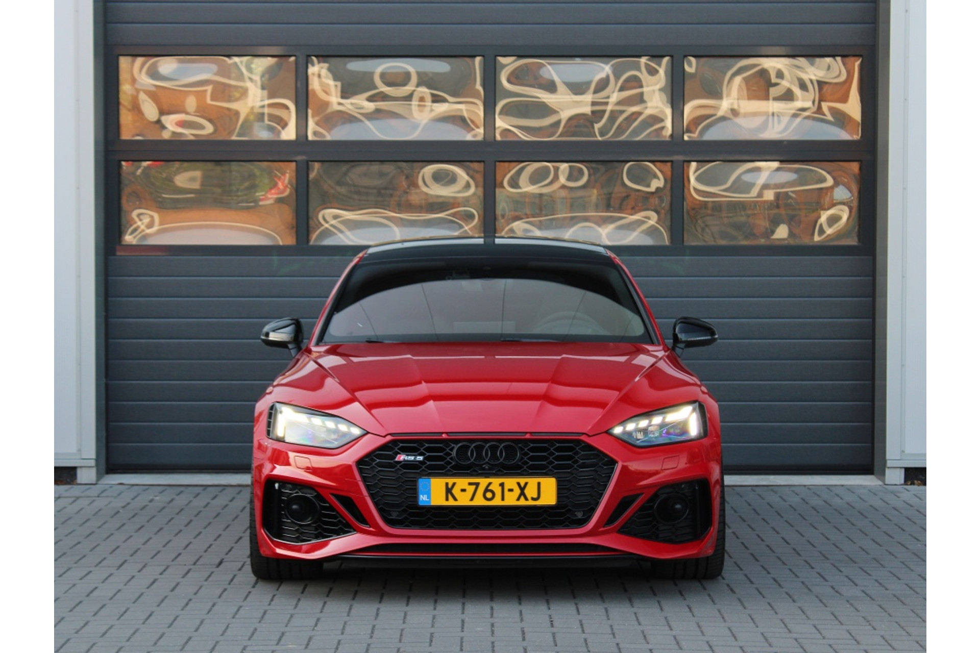 45839194-7.jpg